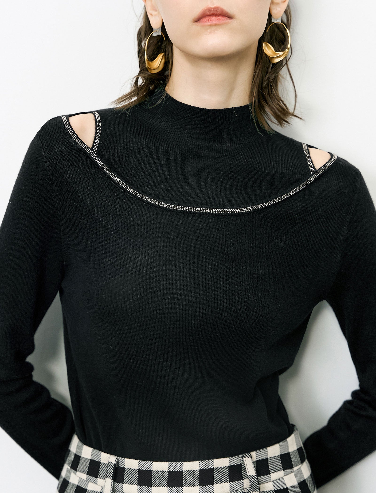Slim Fit Cutout High Neck Long-Sleeve Knit Top
